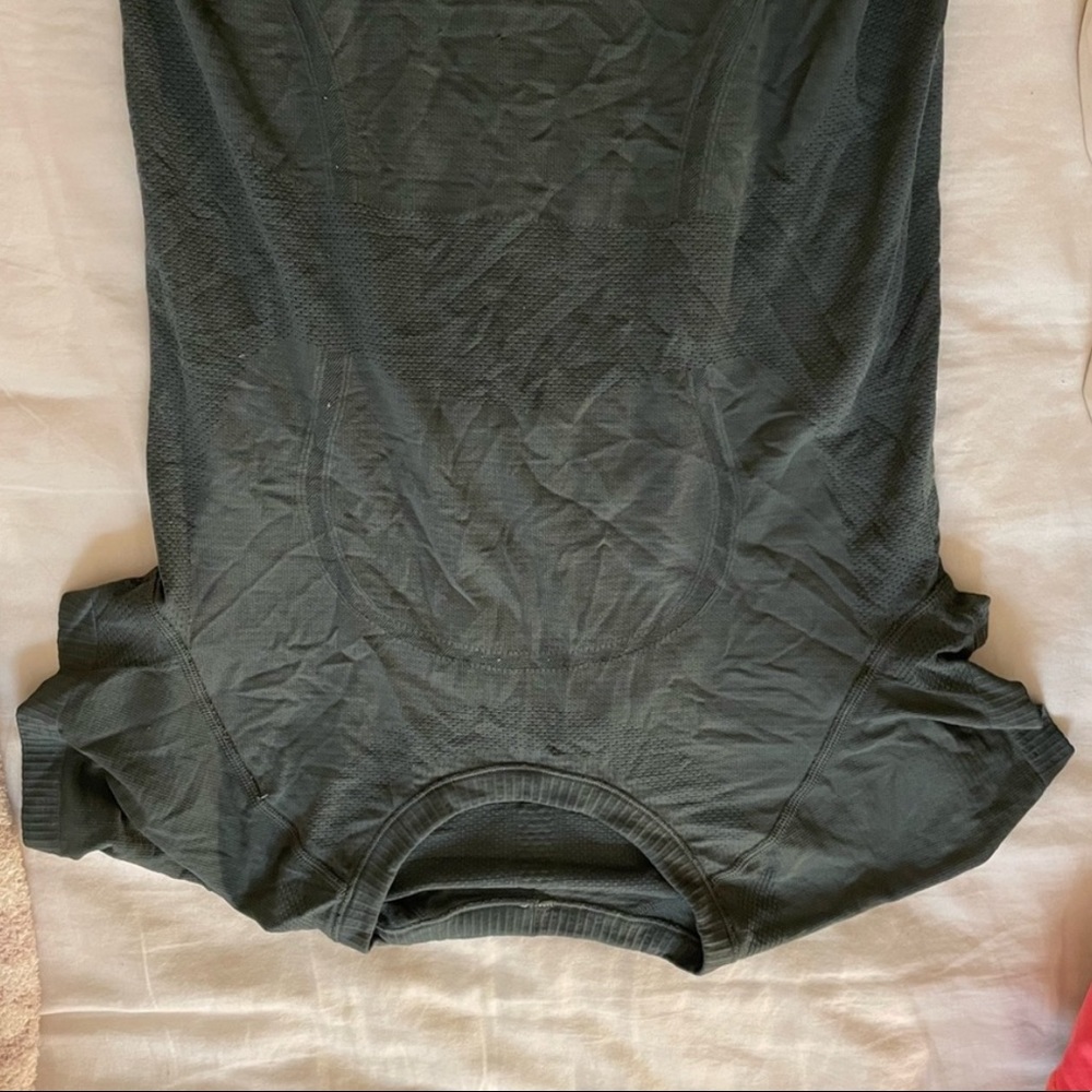 Dark green lulu top size 6